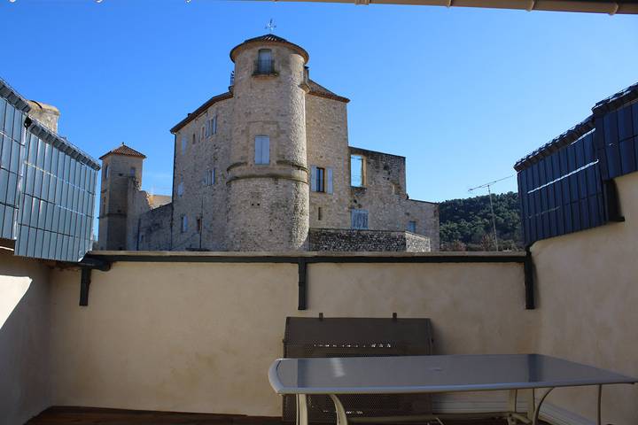 Gîte pour 4 personnes, avec terrasse à La Bastide-des-Jourdans