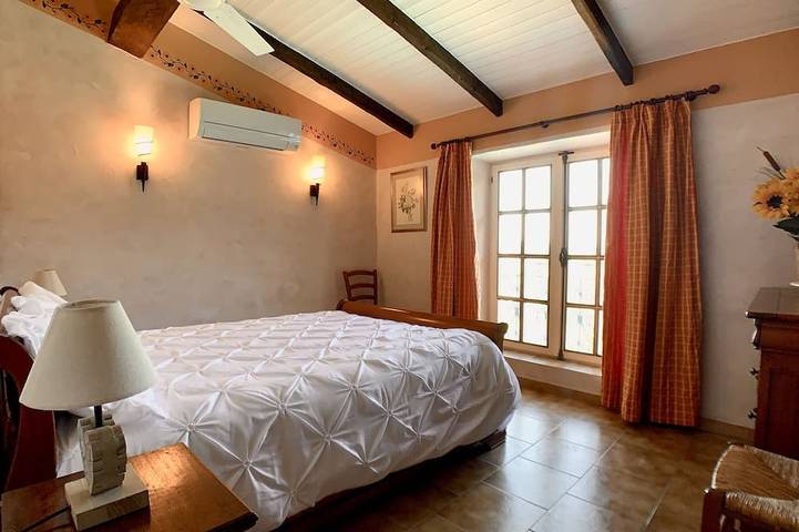 Gîte pour 4 personnes, avec jacuzzi ainsi que jardin et terrasse à Tourrettes - 4