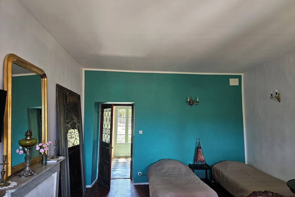 Master bedroom with living room in Rapale, Calvi e dintorni