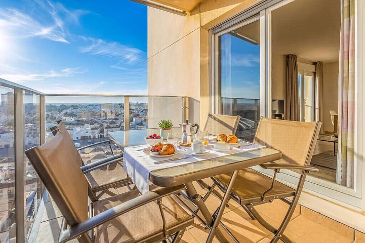 Ferienwohnung für 4 Personen, mit Balkon und Pool - 1