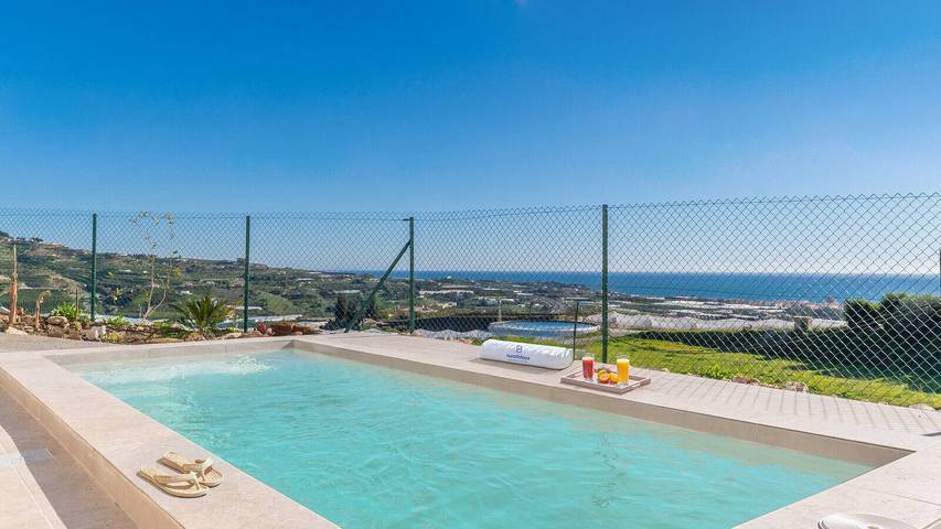 Chalet para 6 personas, con piscina y balcón/terraza en Algarrobo