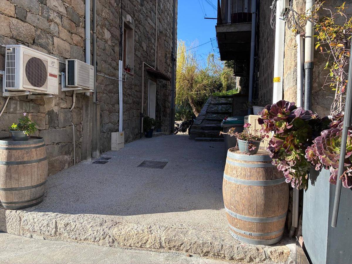 Appartement entier, One-Bedroom Apartment in Sainte-Lucie-de-Tallano, Parc naturel régional de Corse