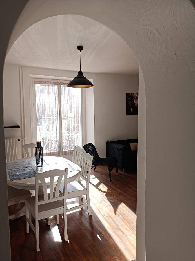 Three-Bedroom House in Venarey-les-Laumes, Région de Montbard