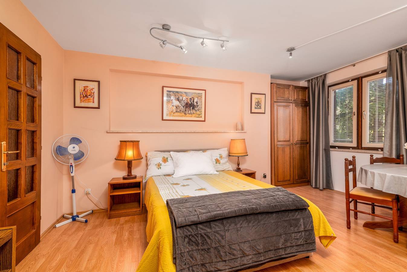 Appartement entier, Appartement de deux chambres avec la terrasse Bale, Rovinj A-22881-a in Bale (Croatie), Région de Rovinj