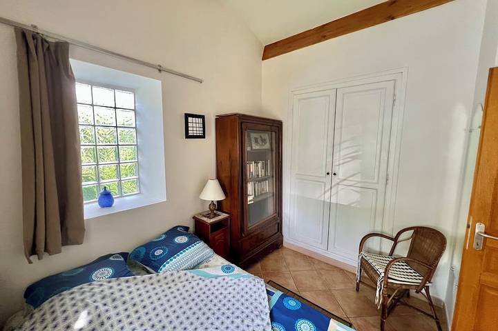 Location de vacances pour 3 personnes, avec jardin, animaux acceptés à Cuers - 2