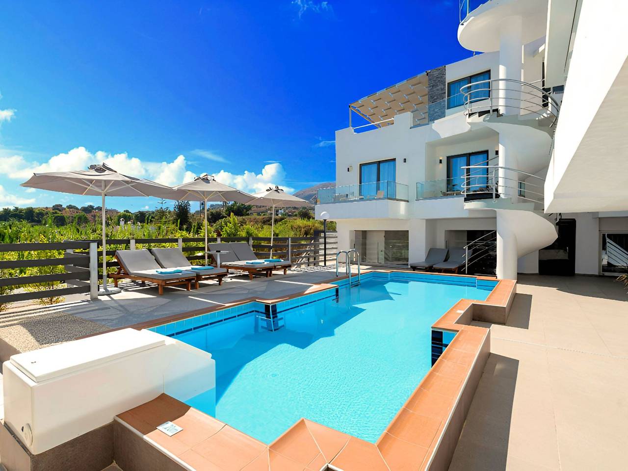 Appartement entier, Pnoe Beachside Studio in Georgioupoli, Région de la Canée