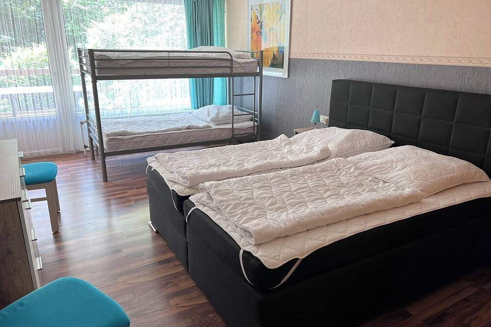 Großes Gruppenhaus mit neun Schlafzimmer und sechs Badezimmer im Südharz in Bad Sachsa, Harzvorland