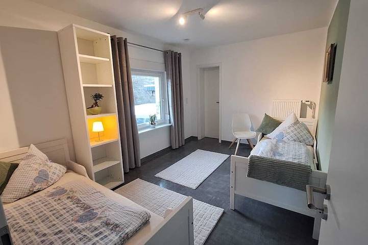 Ganze Wohnung, Große Fewo \"Max\", frisch renoviert, ideal für Familien od Reisende, ruhige Lage in Gemünden, Weilrod