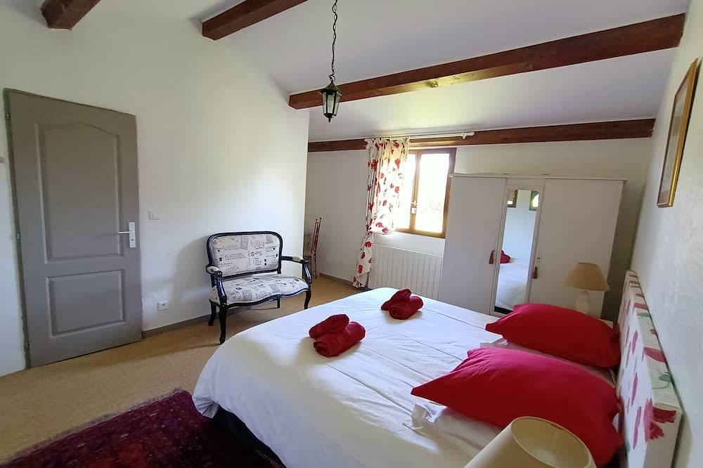 Komfortables Ferienhaus 3 Personen max mit Pool in der Nähe von Isle sur Sorgue in Le Thor, Vaucluse
