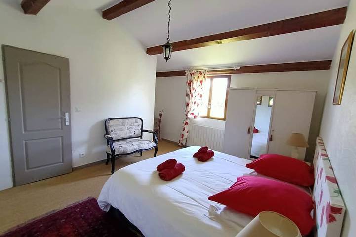 Gîte pour 3 personnes, avec jardin ainsi que terrasse et piscine, animaux acceptés à Le Thor - 4