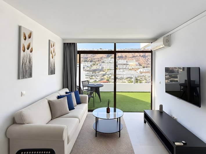 Ganze Wohnung, Frisch renoviertes Penthouse mit privater Terrasse und Pool in Puerto Rico in Puerto Rico (Gran Canaria), Mogán