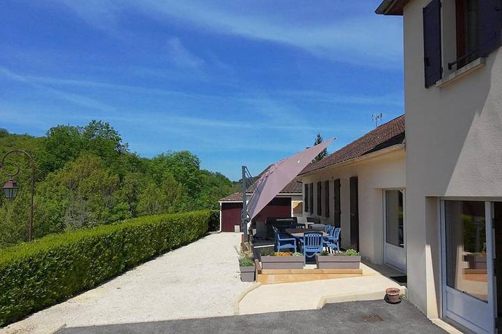Gîte pour 8 personnes, avec jardin, animaux acceptés