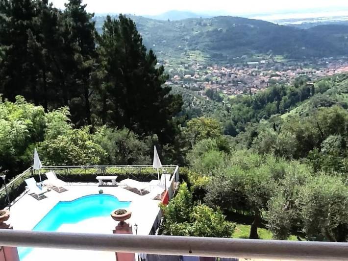 Location de vacances pour 13 personnes, avec jardin et piscine dans Corsanico Bargecchia - 3