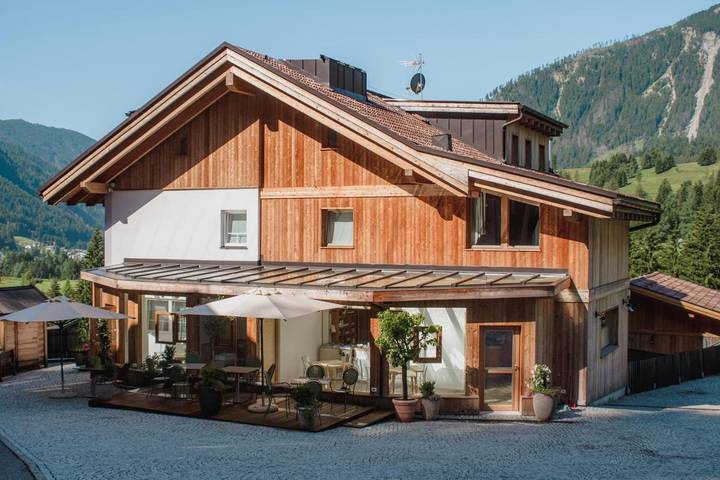B&b per 2 persone, con Balcone e Terrazza nonché Giardino e Vista lago in Val di Fassa