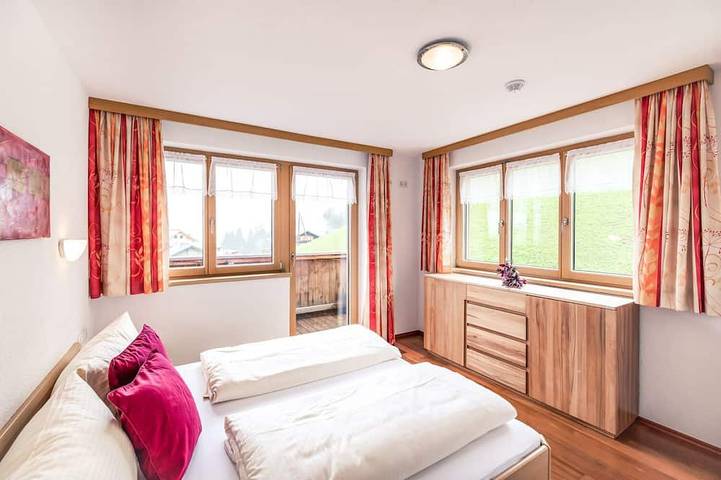 Hütte für 7 Personen, mit Whirlpool und Garten sowie Balkon in Schröcken - 3