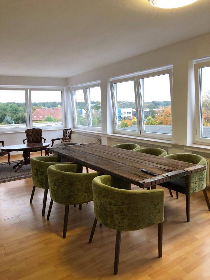 Ferienwohnung für 10 Personen, mit Terrasse und Ausblick in Langenhagen