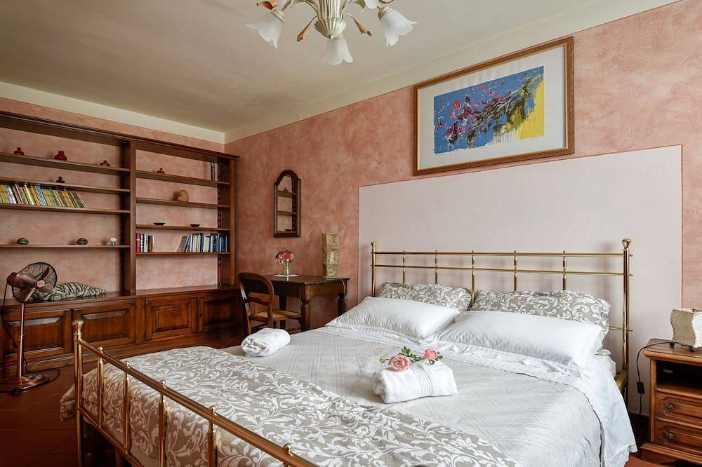 Historisches Haus mit Blick auf den Gardasee mit privatem Park und Schwimmbad. in Desenzano del Garda, Brescia Provinz