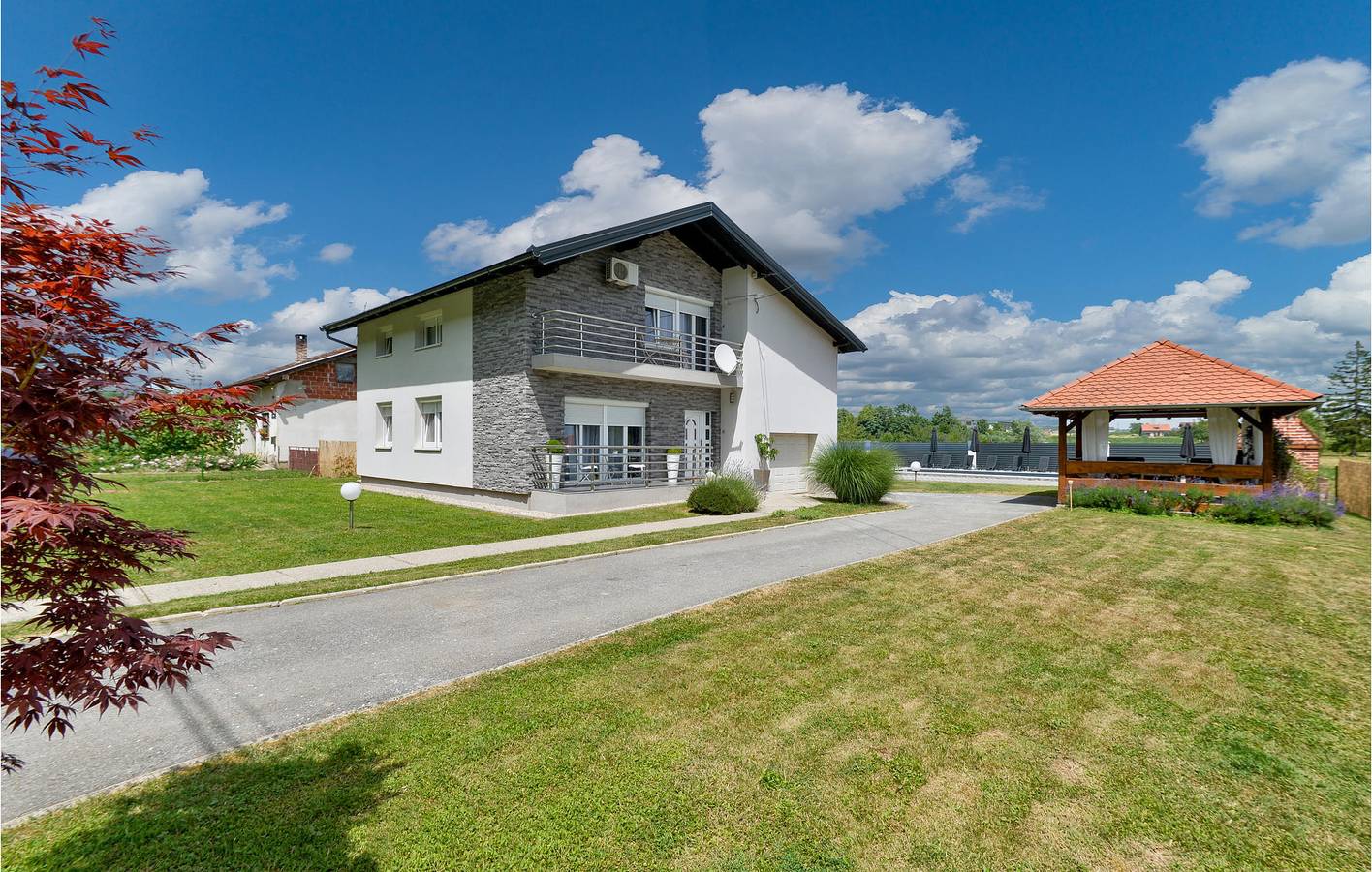 Reizende 2-Zimmer-Wohnung mit Pool, Terrasse und WLAN in Koprivnica-Krizevci