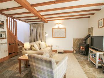 Log Cabin for 2 People in Shropshire, West Midlands, Photo 3