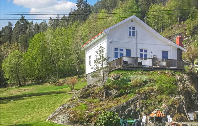 Ferienhaus für 8 Personen, mit Terrasse und Garten sowie Ausblick und Seeblick in Kragerø