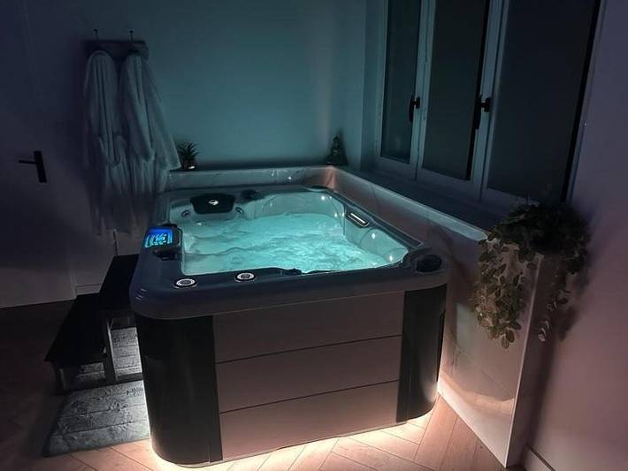 Appartement de vacances pour 2 personnes, avec Jacuzzi ainsi que Terrasse et Jardin