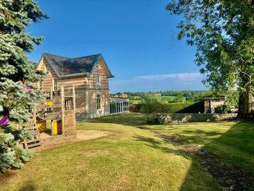 Cottage pour 20 personnes, avec piscine et jardin, animaux acceptés à Saint-Planchers