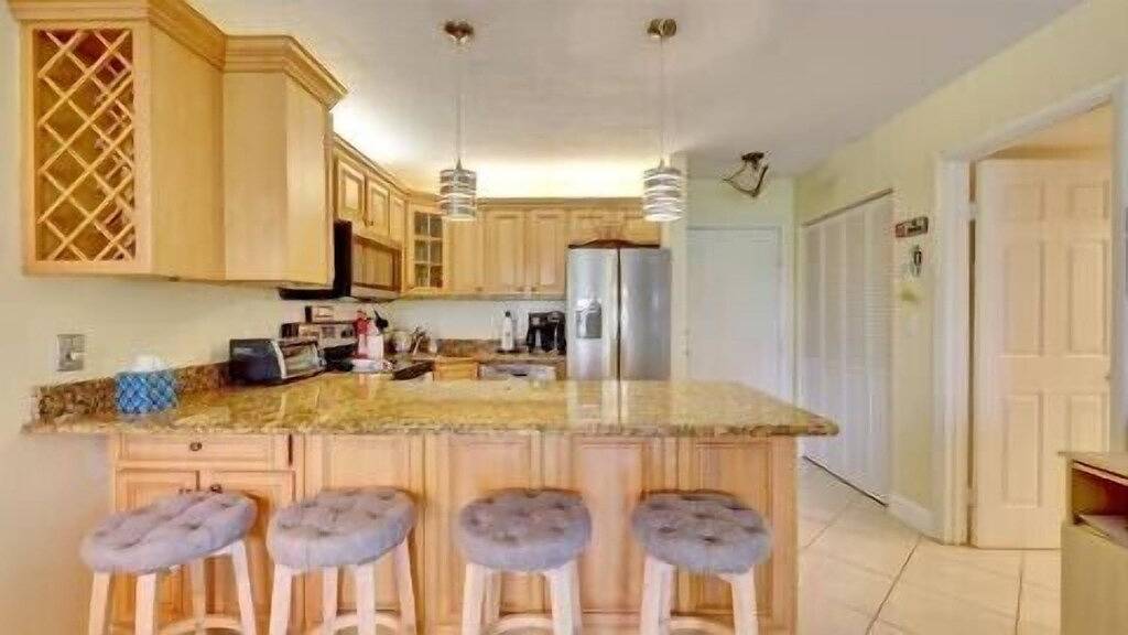 Ganze Wohnung, Lage, Lage im Ocean Village Resort. Erdgeschoss, tolle Lage in Fort Pierce, Hutchinson Island