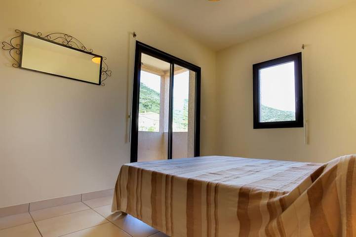 Villa pour 8 personnes, avec jacuzzi ainsi que jardin et terrasse dans Sagone - 3