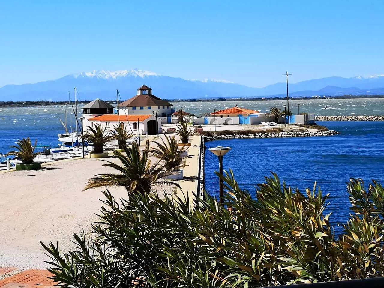 Entire apartment, Air-conditioned apartment 2 rooms + mezzanine on the 2nd floor in Le Barcares - Cap Coudalre in Le Barcarès, Côte d'Améthyste