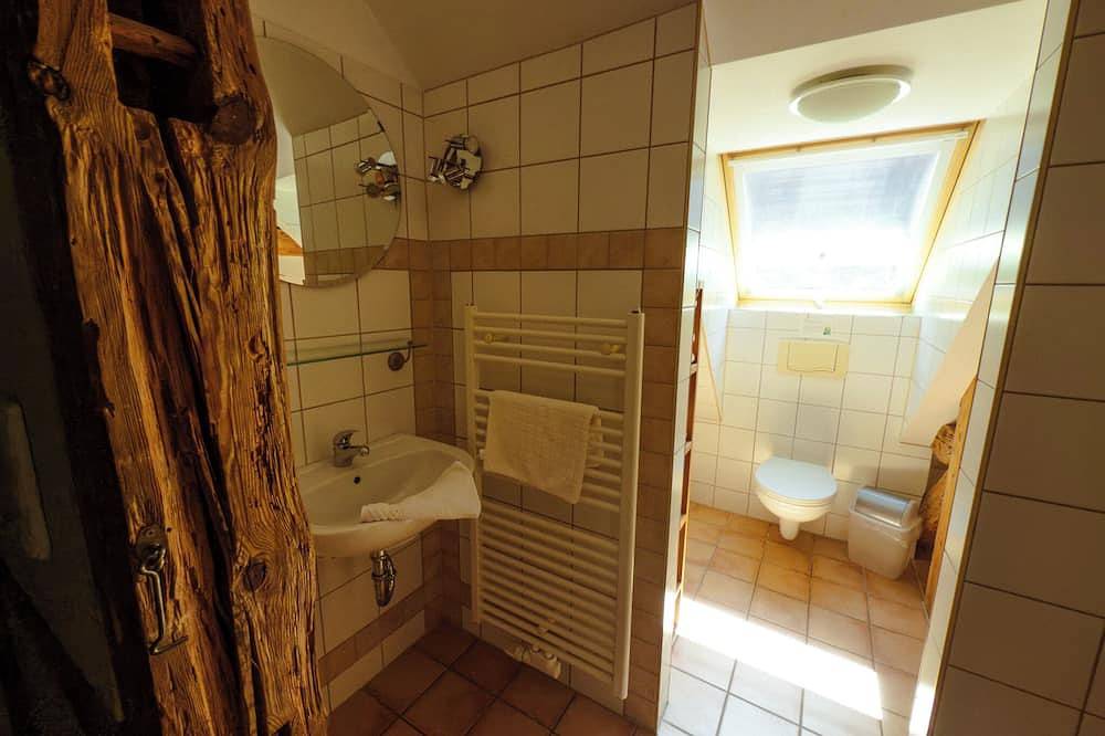 Ganze Wohnung, Wohnung 2 · Morgenerwachen– Lichtdurchflutete Maisonette im gräflichen Forsthaus in Temmen-Ringenwalde, Barnimerland Region