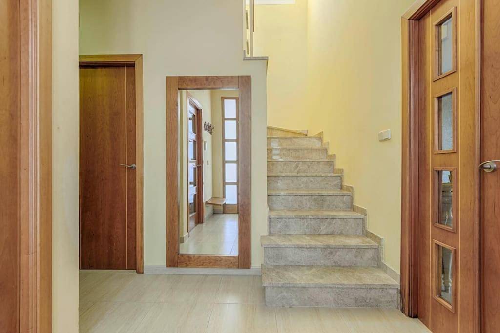 Villa with Private Pool in Palau-saverdera, Oberampurien