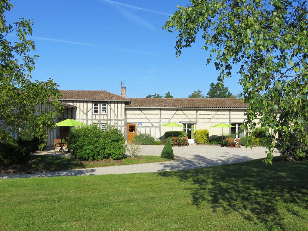 Gîte l'Escale Dorée au bord du lac, piscine ext. chauffée, Spa in Lac de Der-Chantecoq (Giffaumont-Champaubert), Giffaumont-Champaubert