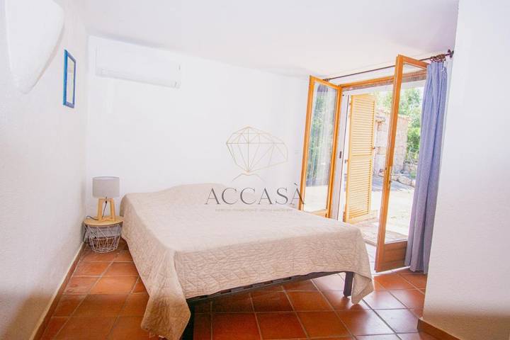 Location de vacances pour 7 personnes, avec terrasse et piscine ainsi que vue et jardin dans Plage De Maora - 4