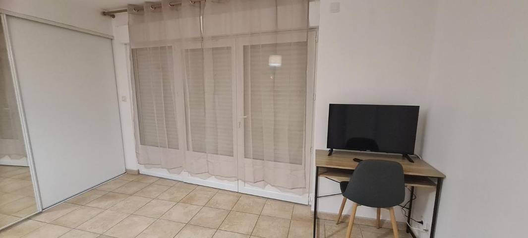 Gîte pour 6 personnes, avec jardin et terrasse à Tallard - 2