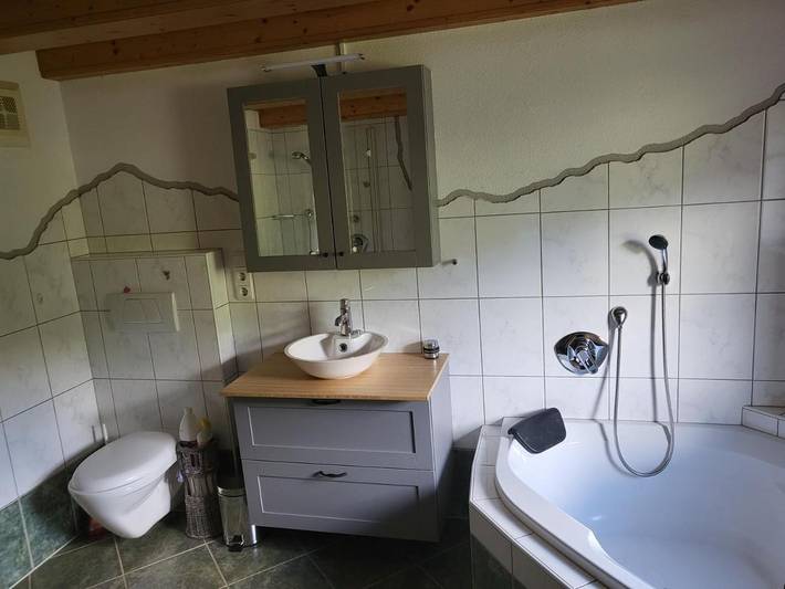 Ferienwohnung für 5 Personen, mit Balkon und Terrasse sowie Garten und Ausblick