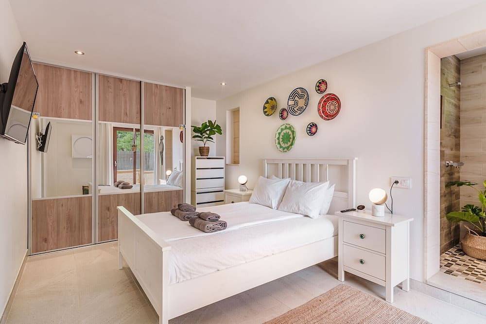 Maison De Vacances Moderne Détachée Avec Piscine À El Toro / Calvia in El Toro, Calvià
