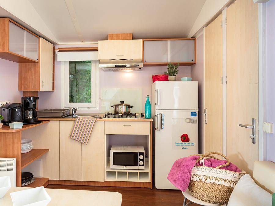 Camping Le Val de Durance - Mobilhome 6 personnes - Mobil-home | Comfort | 2 Ch. | 4/6 Pers. | Terrasse simple | Clim. in Cadenet, Parc naturel régional du Luberon