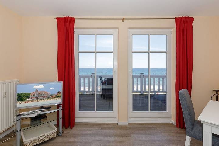 Entire apartment, Ferienwohnung in erster Reihe am Strand mit Balkon und großartigem Meerblick! in Kühlungsborn Weststrand, Kühlungsborn