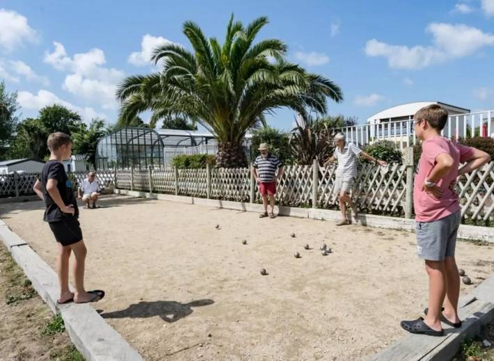 Camping pour 6 personnes, avec piscine et terrasse, animaux acceptés à Combrit - 3