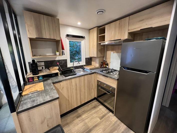 Camping pour 8 personnes, avec Jacuzzi et Terrasse ainsi que Piscine et Sauna dans Claouey - 4