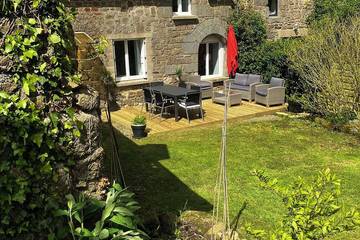 Gîte pour 4 personnes, avec jardin à Combourg