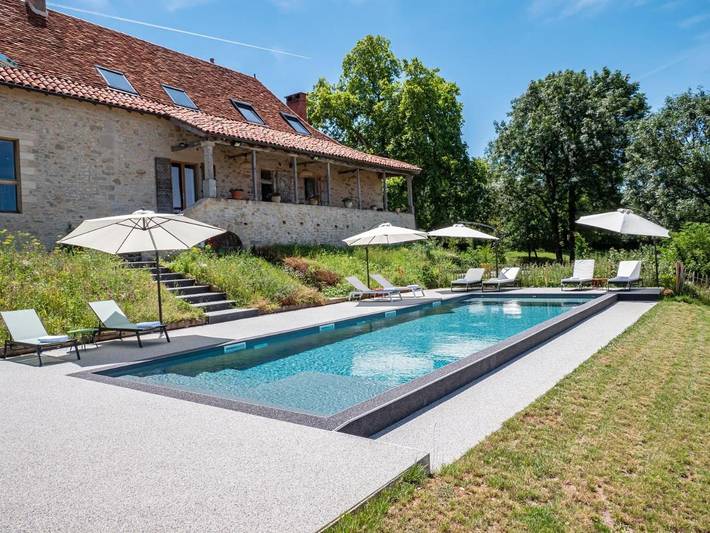 Chambre d’hôte pour 4 personnes, avec Terrasse ainsi que Jardin et Piscine à Lissac-et-Mouret