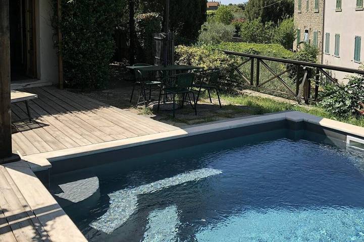Vacation rental for 21 people, with balcony and yard in Sodo