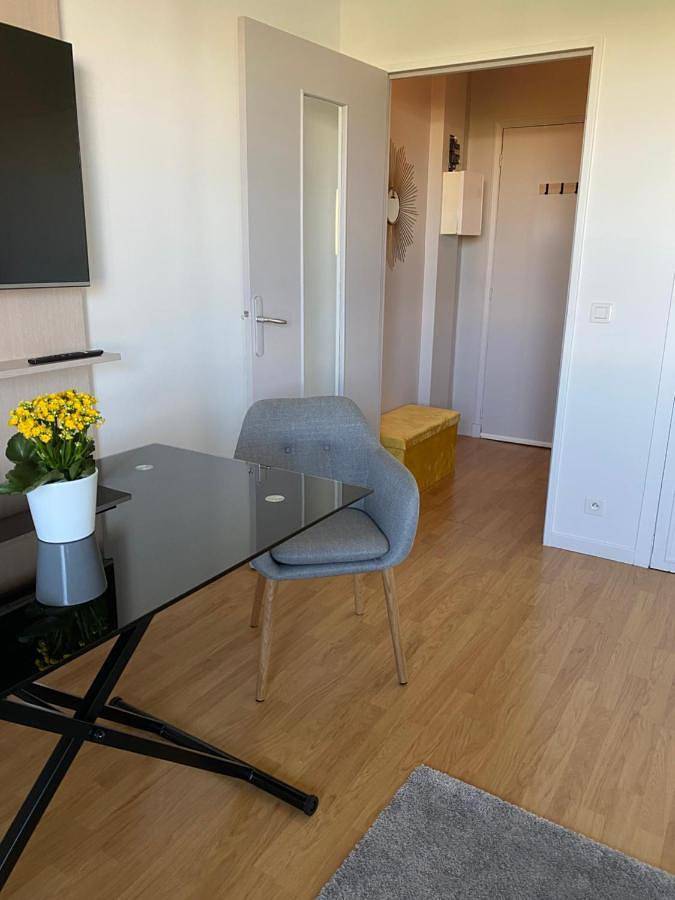 Appartement entier, Panoramic View Studio - 15 min from Paris in Joinville-le-Pont, Val-de-Marne