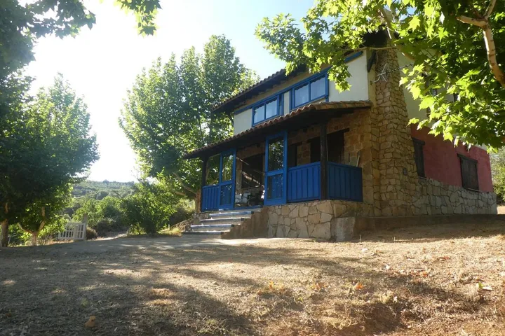 Casa de vacaciones para 9 personas, con vistas además de terraza y jardín, Se admiten mascotas - 1