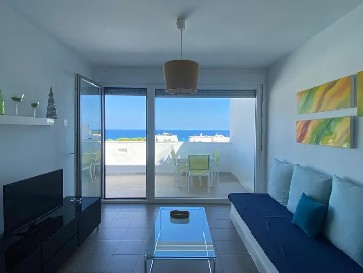 Apartamento de vacaciones para 4 personas, con balcón además de piscina y vistas - 1
