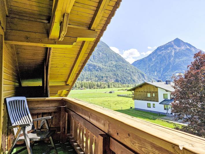 Ferienwohnung für 4 Personen, mit Balkon und Garten in Längenfeld - 2
