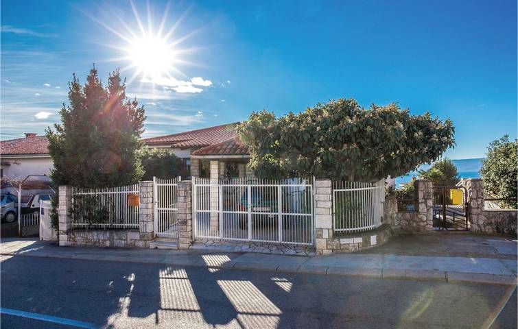 Ferienwohnung für 6 Personen, mit Terrasse in Kostrena