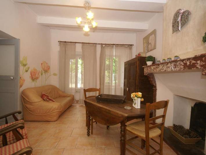 Location de vacances pour 5 personnes, avec terrasse ainsi que jardin et piscine à La Caunette - 3