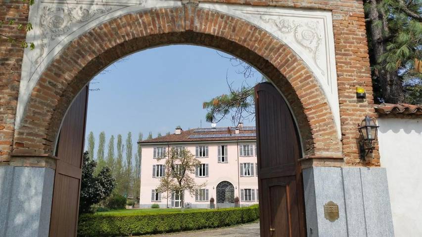 Casa vacanza per 3 persone, con Giardino e Piscina nonché Panorama a Alessandria (Comune)